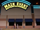 Hanging at Main Event (6240)