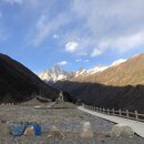 Hiking to The Four Sisters Range (979121)